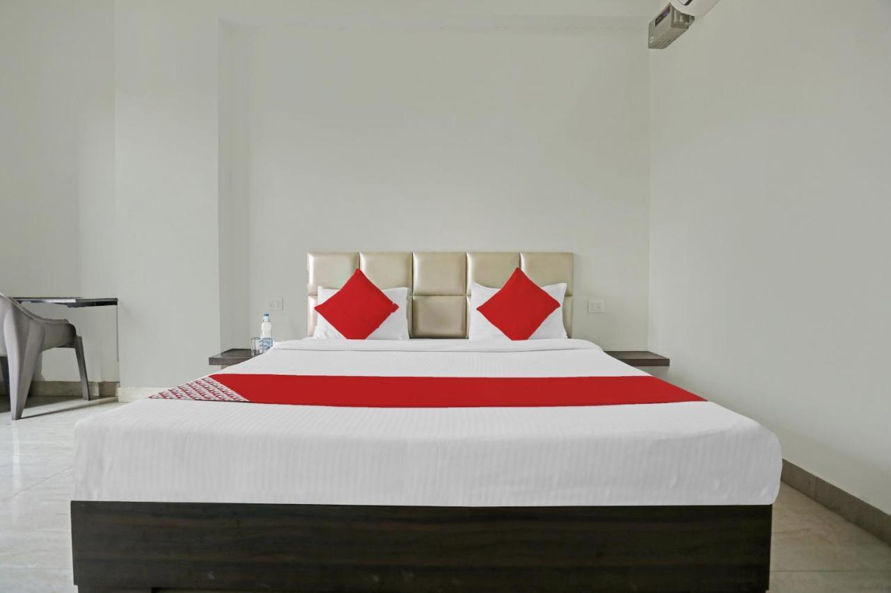 Oyo Flagship 80971 The Lime Tree Bareilly Bagian luar foto