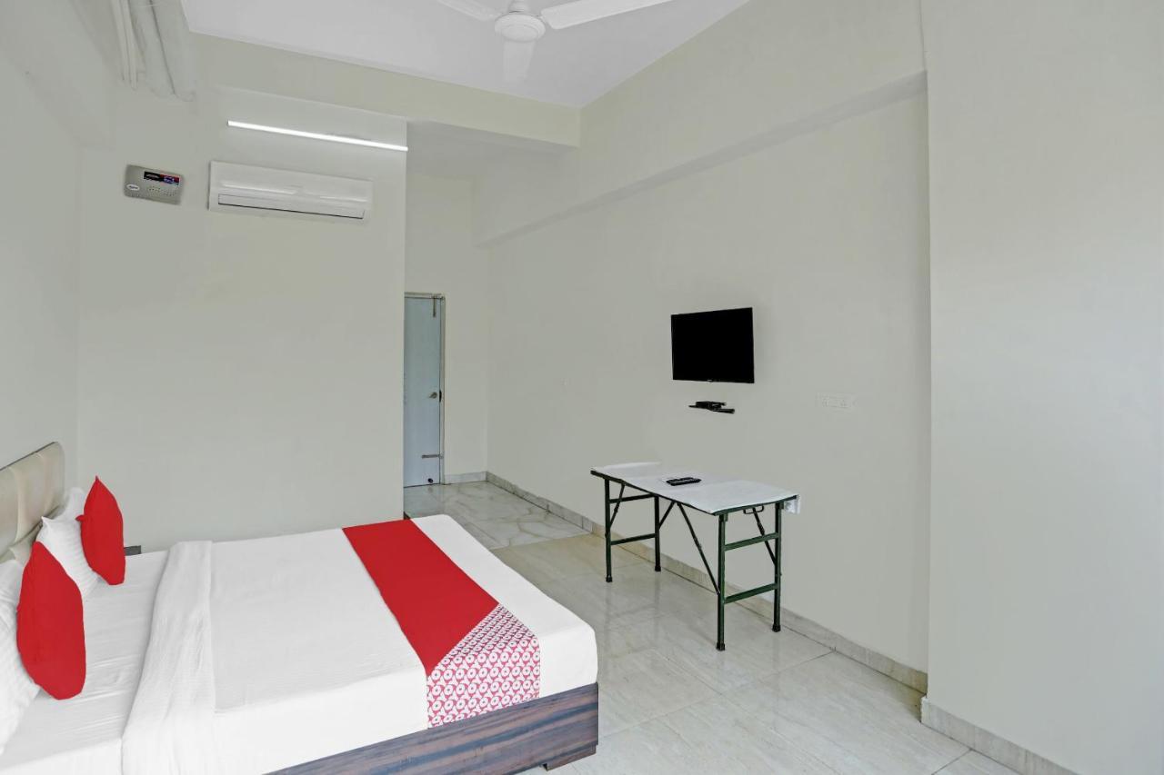 Oyo Flagship 80971 The Lime Tree Bareilly Bagian luar foto